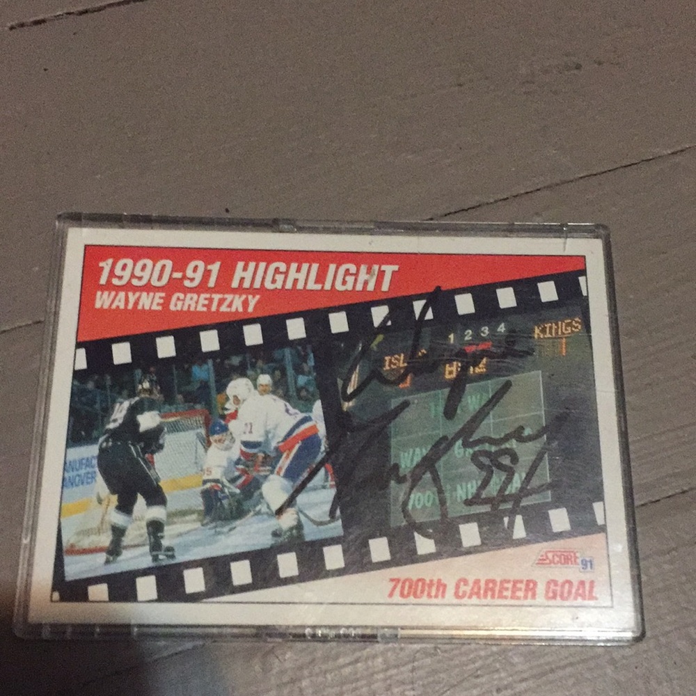 Wayne Gretzky 700th career goal card AUTOGRAPHED!